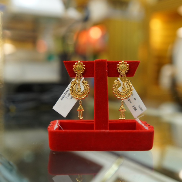 Royal Spiral Gold Earrings